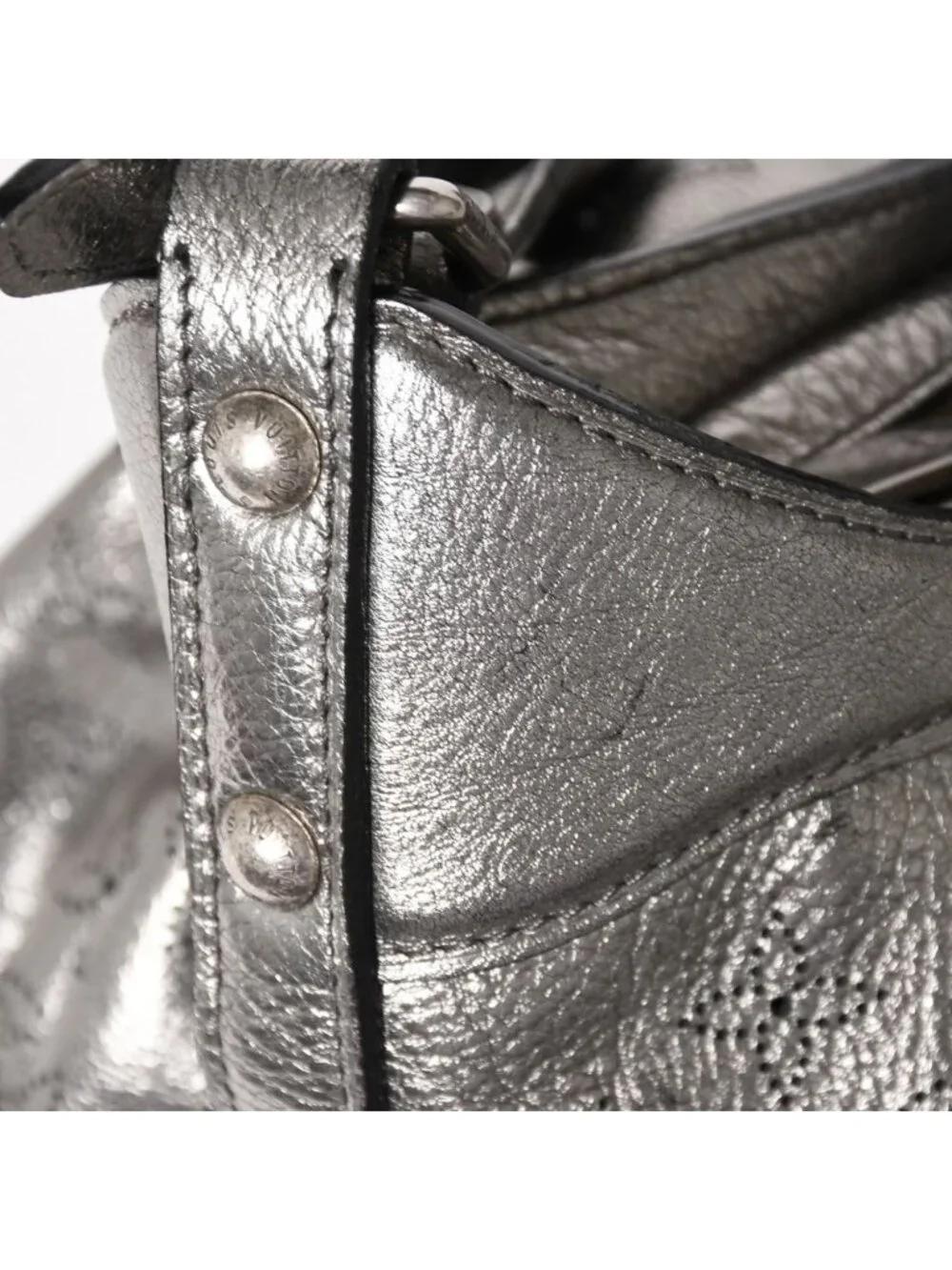 Louis Vuitton Mahina XS Shoulder Bag Argent Metallic Silver